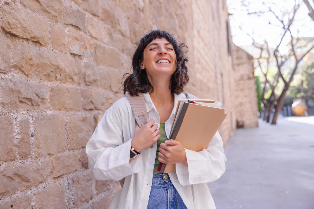 estudiante beca colaboración